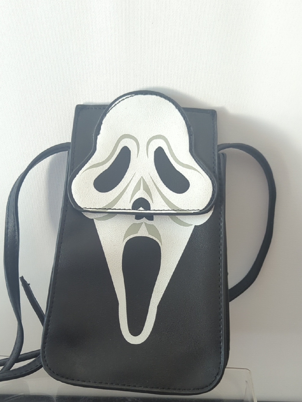 Scream Ghost Face Crossbody Bag Bioworld